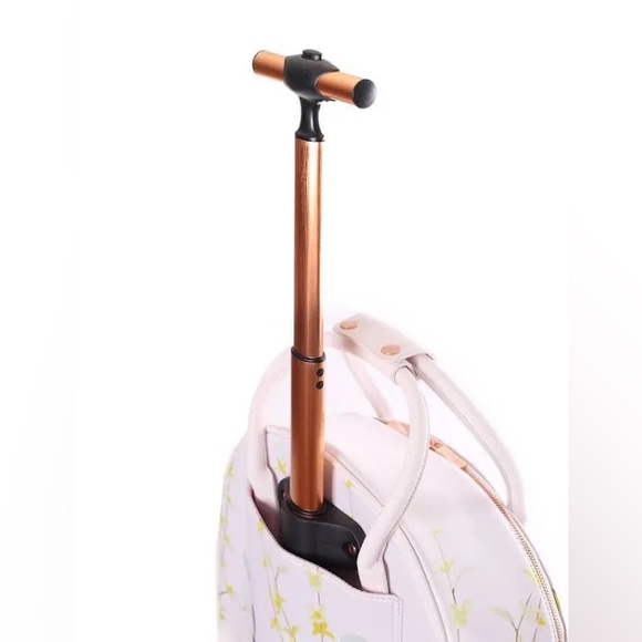 ❌SOLD ❌Ted Baker London Elianna Elegant Travel Bag - Pink - Picture 9 of 15